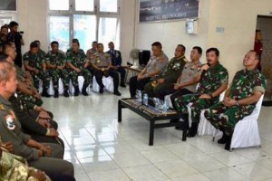 Panglima TNI  saat menyampaikan ucapan terimakasih kepada seluruh jajarannya yang telah berhasil mengevakuasi korban kecelakaan Heli Mi-17.